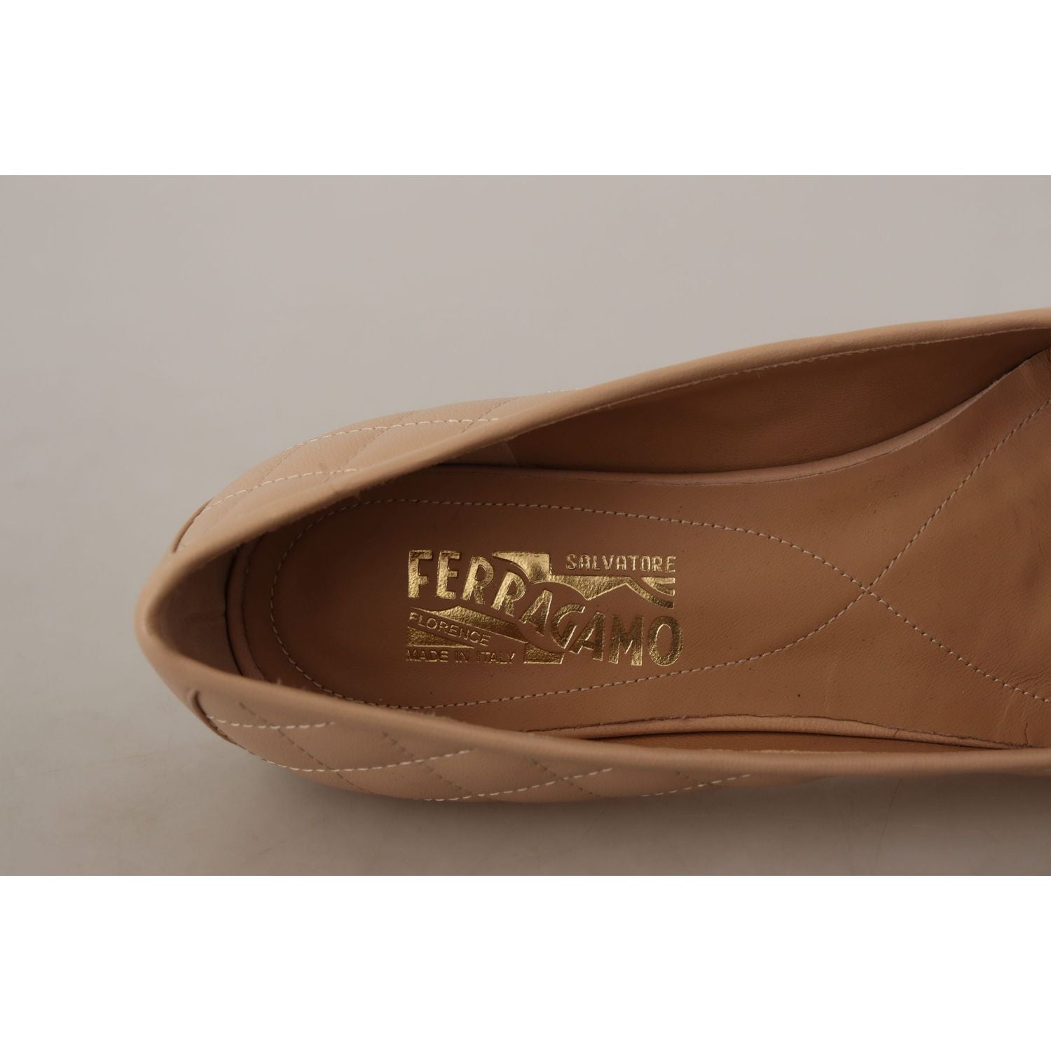 Salvatore Ferragamo Elegant Quilted Leather Flats - Chic Dual-Tone Design