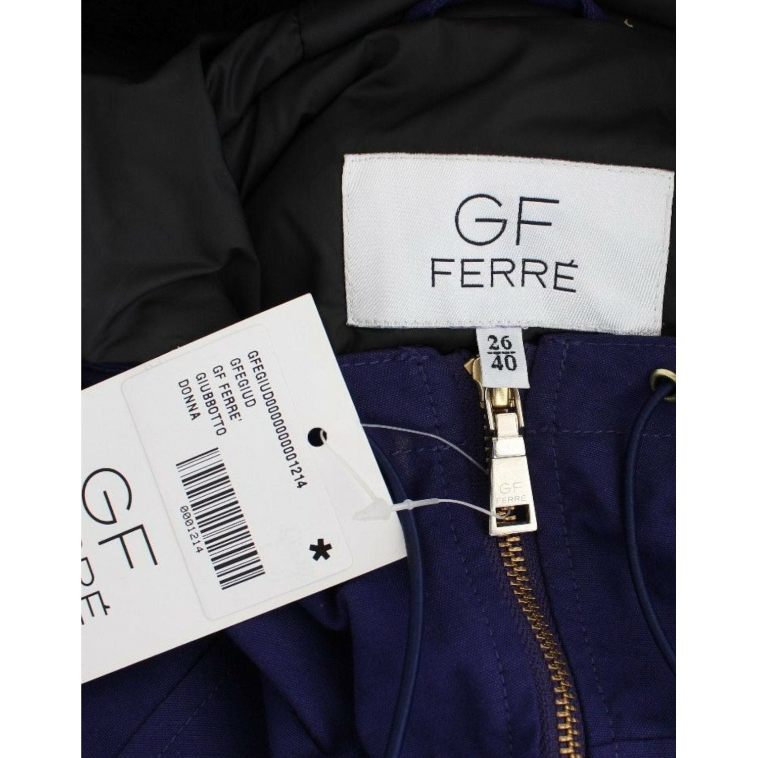 سترة GF Ferre Chic باللون الأزرق K-Way مع لمسات من الفرو الصناعي