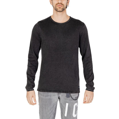 Alt Tag: Jack Jones Black Cotton Sweatshirt with crew neck, long sleeves, and fine knit texture for a casual and refined look.