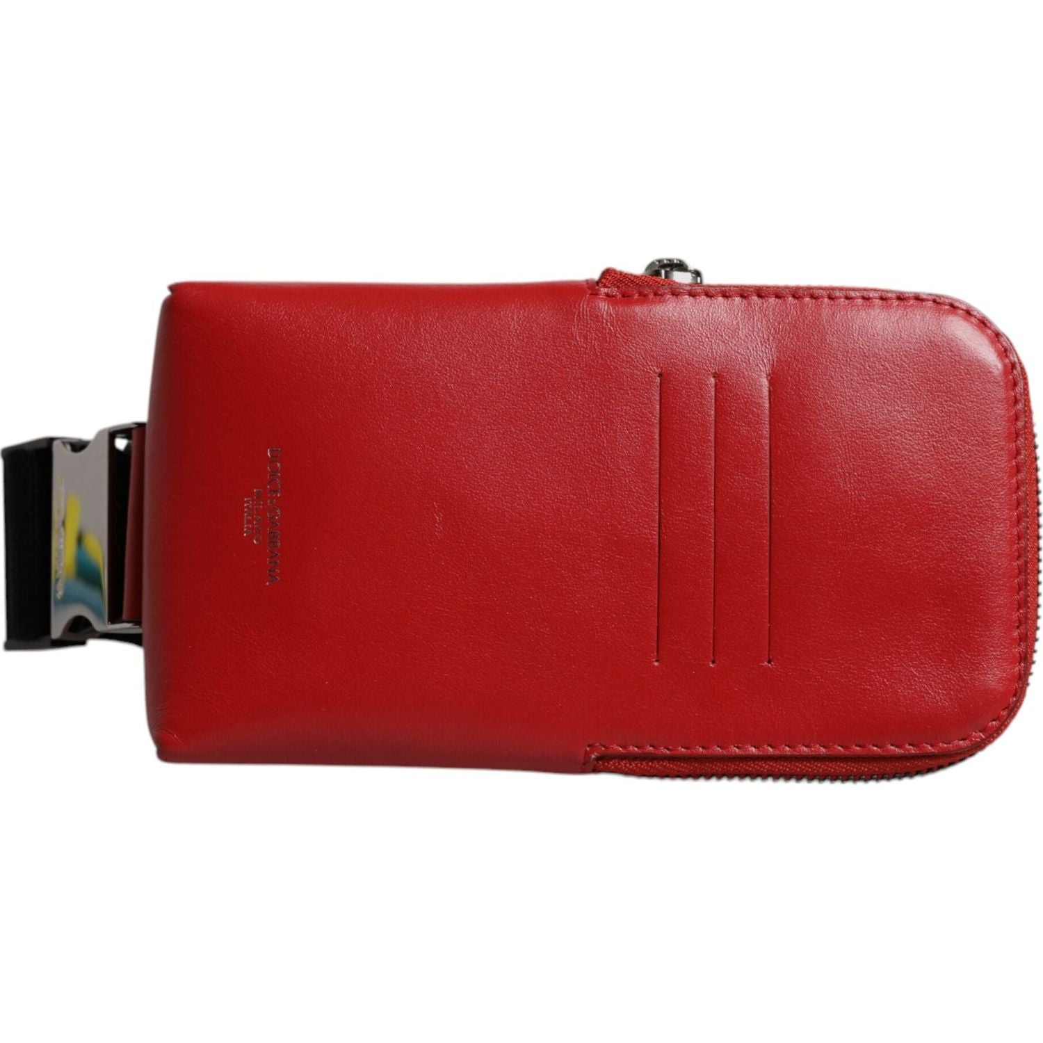 Front view with bag zipped and handles upright.