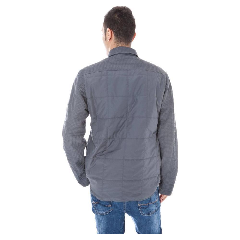 Front view with bag zipped and handles upright.