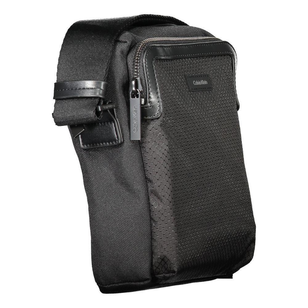 Front view with bag zipped and handles upright.
