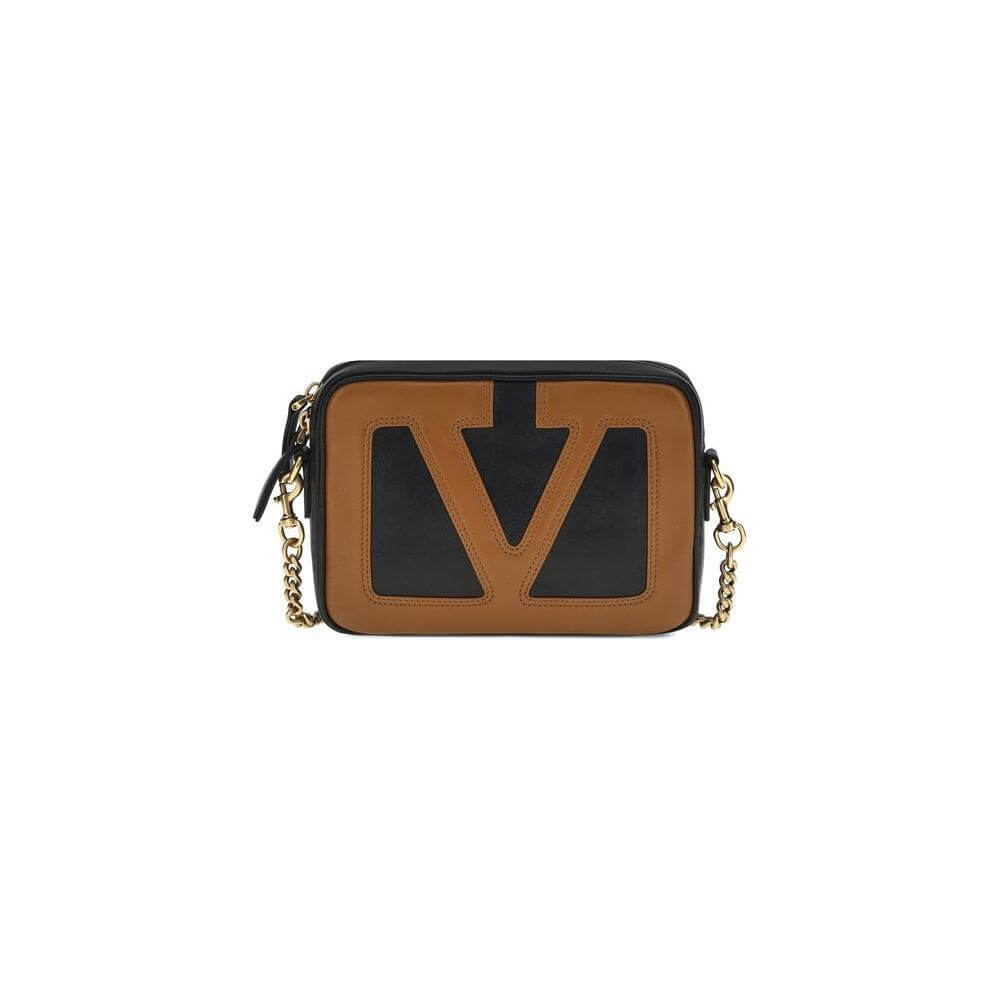 Front view with bag zipped and handles upright.