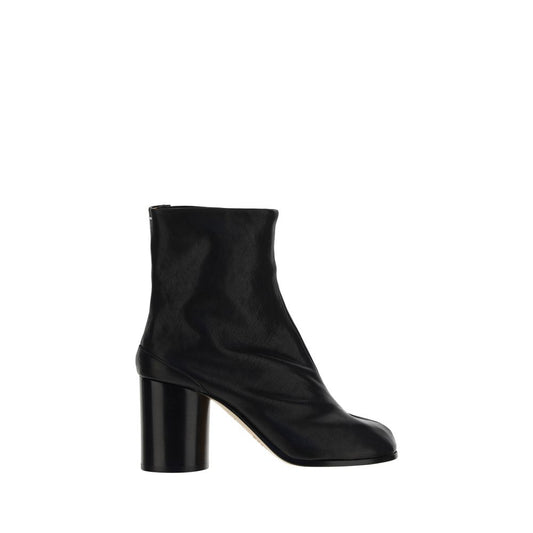 Margiela Black Lamb Ovis Aries Aries Ankle Boots with Tabi split toe and cylindrical heel, AW25.