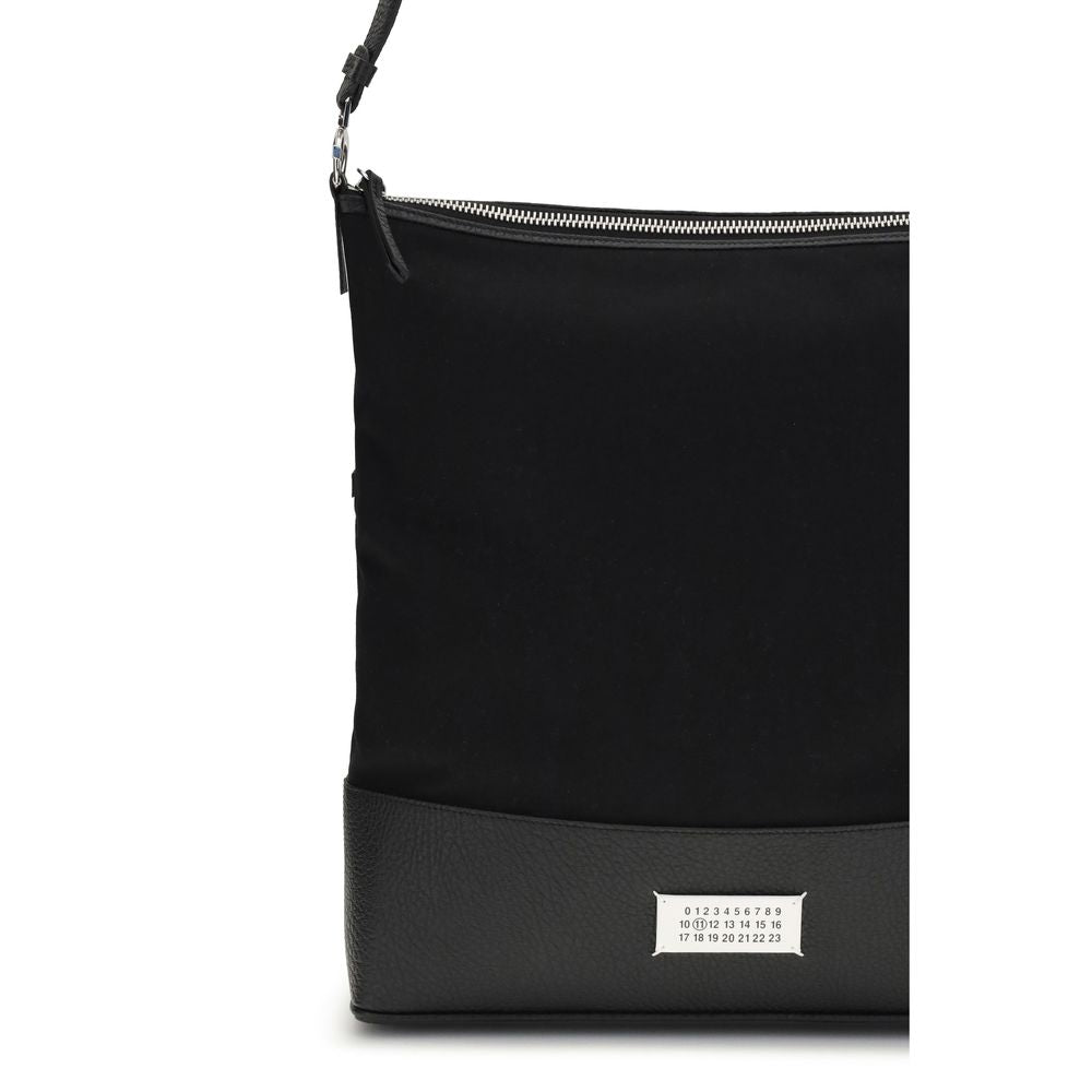 Front view with bag zipped and handles upright.