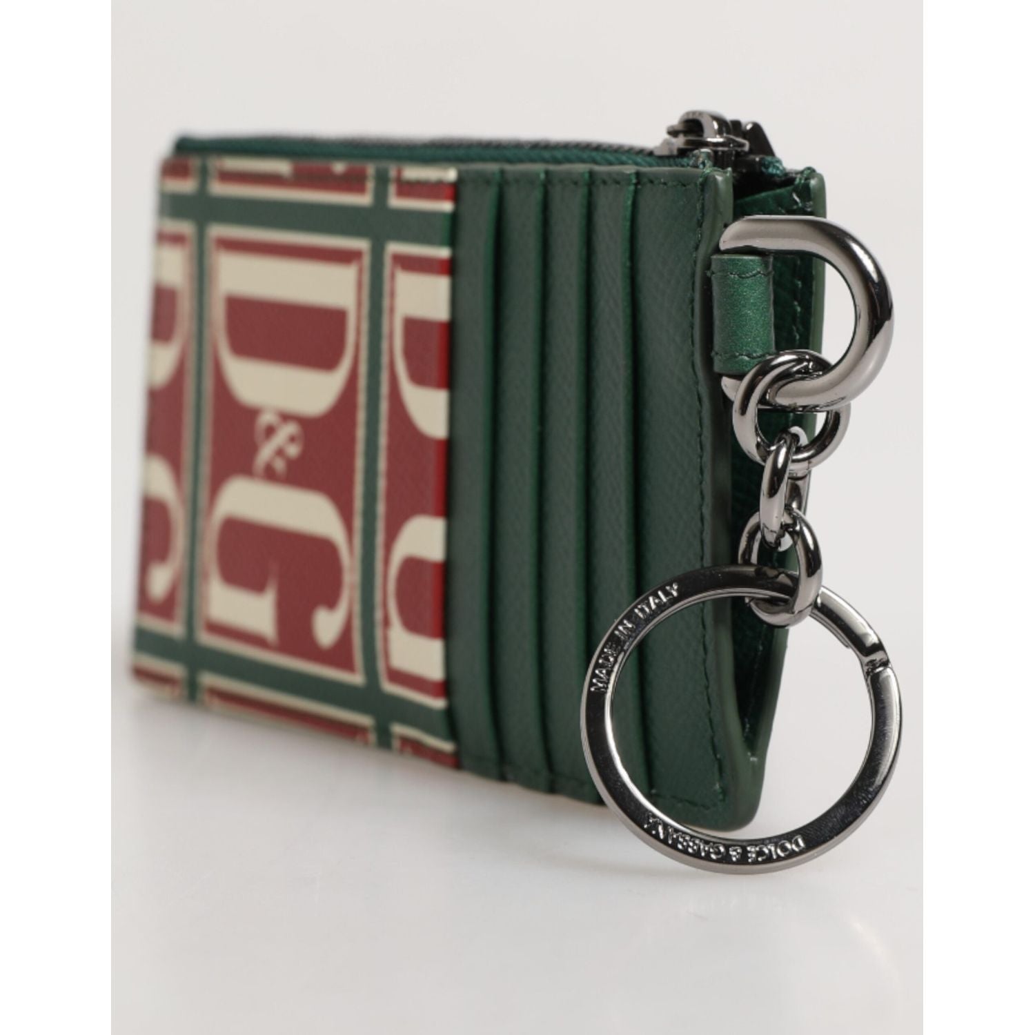 Front view with bag zipped and handles upright.