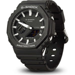 CASIO G-SHOCK Mod. OAK Black wristwatch with carbon and resin case, water resistant to 20 ATM, multifunction quartz movement.