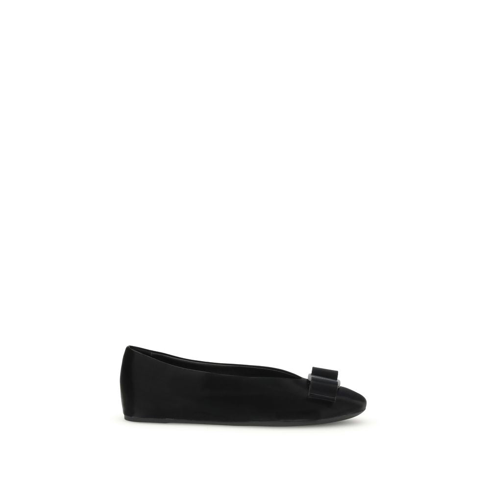 Ferragamo Black Calf Leather Bos Taurus Ballet Flats with Vara bow for elegance and flexibility, side view showing low-cut design.