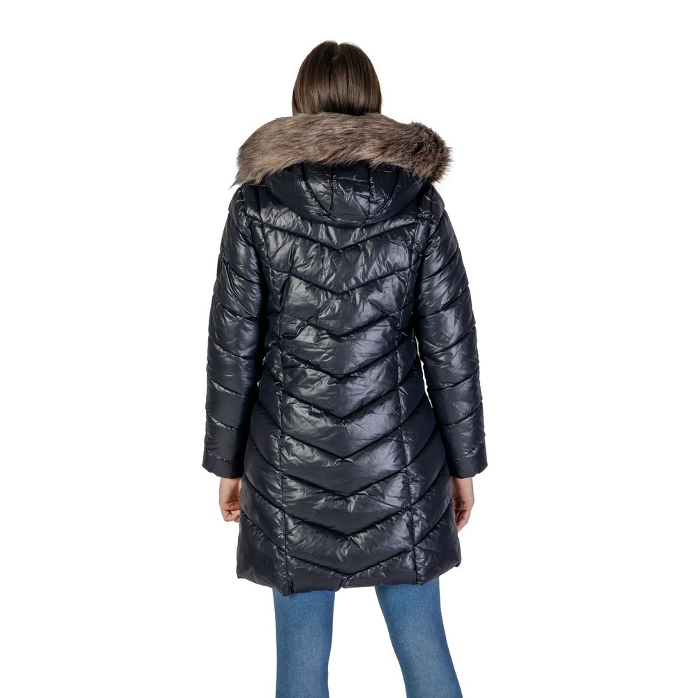 Back view of Only Black Polyamide Coat with faux fur hood trim and diagonal quilting for stylish winter wear.