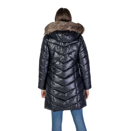 Back view of Only Black Polyamide Jackets & Coat with faux fur hood and diagonal quilting.