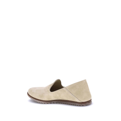 Pedro García Beige Calf Leather Bos Taurus Slip-On Loafers with rounded toe and zigzag sole, perfect for elegant and stable wear.
